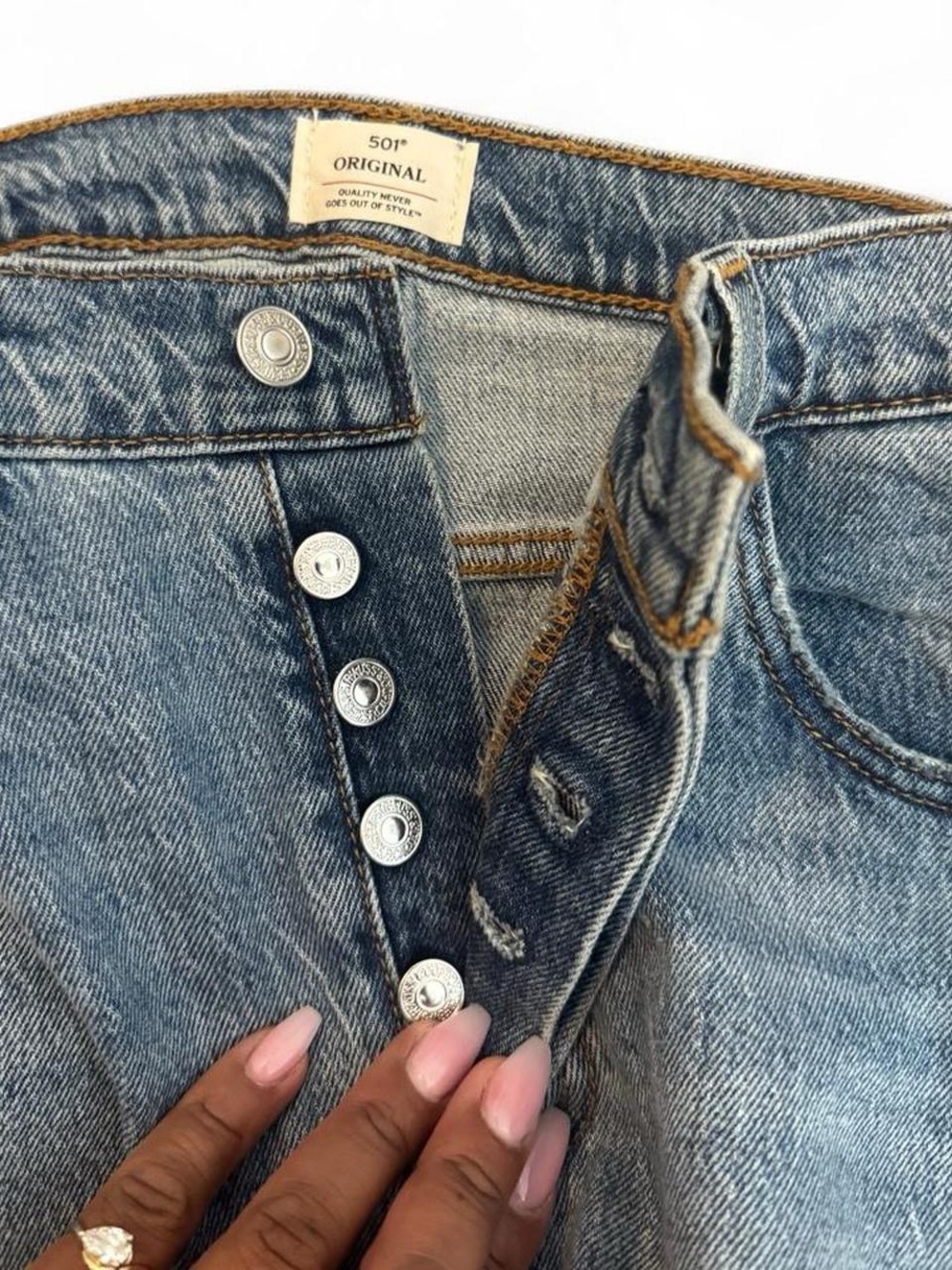 Levi's - 501 - Vintage Wash - Straight Leg Size 28 - Picture 4 of 7